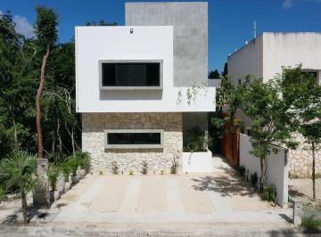 Casa · 192m² · 2 Recámaras · 2 Estacionamientos · Casa - Fraccionamiento Riviera Tulum