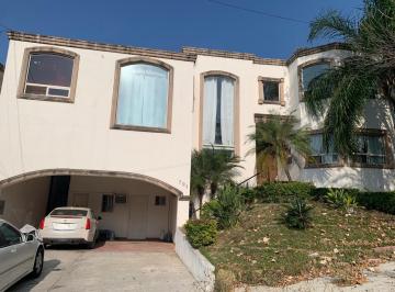 Casa de 4 habitaciones, Guadalupe · Casa en Contry La Escondida