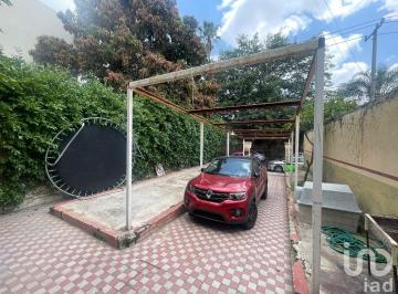 Casa · 170m² · 5 Recámaras · 3 Estacionamientos · Casa en Venta Calle Justo Sierra, Ladron de Guevara, Guadalajara, Ja