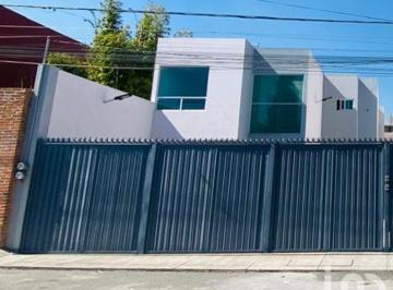 Casa · 170m² · 3 Recámaras · 2 Estacionamientos · Venta de Casa en Granjas Puebla
