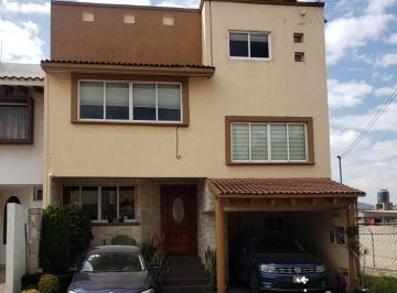 Casa · 230m² · 5 Recámaras · 2 Estacionamientos · Vive en Casa Privada en Hacienda Sta. Mónica, Edo Mex