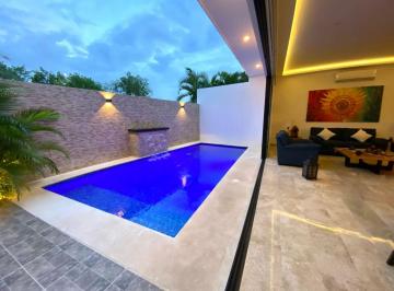 Casa · 450m² · 4 Recámaras · 3 Estacionamientos · Venta Casa 5 Recamaras Cancun