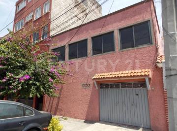 Casa · 322m² · 6 Recámaras · 2 Estacionamientos · Casa en Venta en San Pedro Chico, Gustavo A. Madero, Cdmx