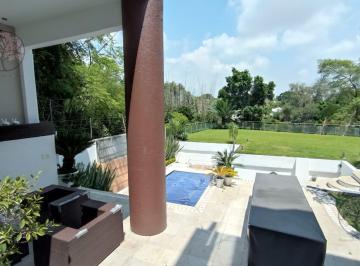 Casa · 420m² · 5 Recámaras · 2 Estacionamientos · Casa en Venta en Fraccionamiento Rancho Tetela