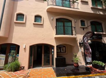 Local comercial · 54m² · 1 Estacionamiento · Local 5ta Av