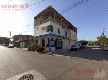 Casa · 306m² · 4 Recámaras · 1 Estacionamiento · Casa en Esquina en Barrancos