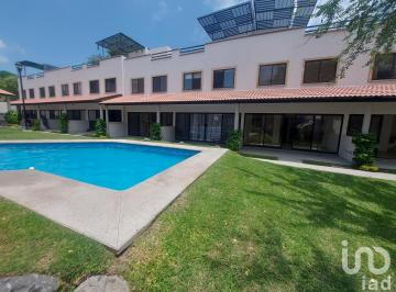 Casa · 138m² · 3 Recámaras · 1 Estacionamiento · Casa 3 Recámaras con Roof Garden en Fraccionamiento con Vigilancia y Alberca