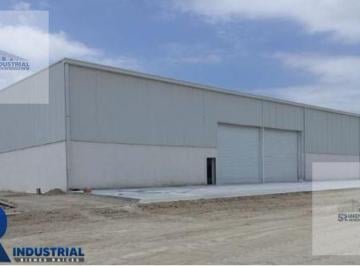 Nave industrial · 3560m² · 16 Estacionamientos · Nave Industrial en Renta en Pesqueria
