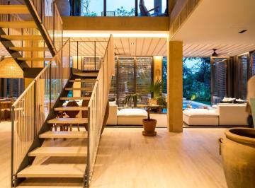 Casa · 507m² · 4 Recámaras · 2 Estacionamientos · En Venta Casas con Club de Playa y Campo de Golf en Playa del Carmen