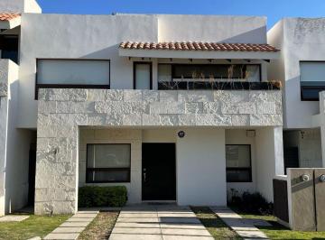 Casa de 3 habitaciones, Querétaro · Casa en Venta en Condominio Meteoro Altozano