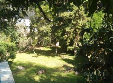 Casa · 500m² · 5 Recámaras · 3 Estacionamientos · Terreno en Venta en Lomas de Vista Hermosa