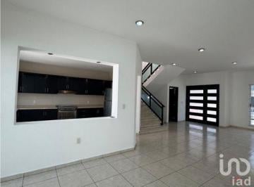 Casa · 220m² · 3 Recámaras · 2 Estacionamientos · Casa en Venta Rincón del Bosque Tapachula