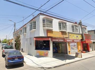 Departamento · 576m² · 6 Recámaras · Edificio Comercial en Venta con 3 Deptos, 6 Locales Comerciales en Blvd Ojo de Agua Sup. 335 m²