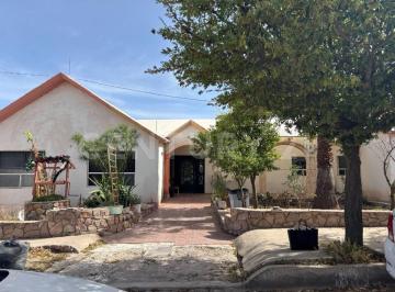 Casa · 397m² · 3 Recámaras · 4 Estacionamientos · Casa de Una Planta en Venta en La Haciendita, Chihuahua.