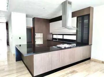 Casa · 344m² · 4 Recámaras · 2 Estacionamientos · Casa en Lagos del Sol