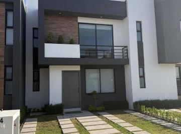 Casa · 110m² · 3 Recámaras · 2 Estacionamientos · Casa en Venta en San Mateo Atenco, México.