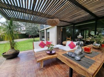 Casa · 245m² · 4 Recámaras · 4 Estacionamientos · Casa en Venta - (4)