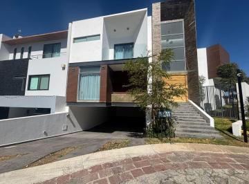 Casa en condominio de 4 habitaciones, Zapopan · Casa en Renta en Puerta Las Lomas