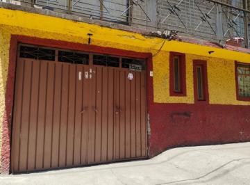 Casa · 154m² · 5 Recámaras · 1 Estacionamiento · Venta Casa Canal Rio Churubusco, Cuchilla Ramos Millan Solo Recs. Propios por Unidades Rentables.