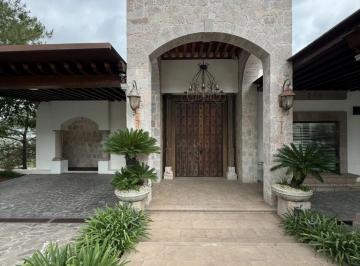 Casa 1000m² Venta  · Casa en Venta - Vistas Altozano Oportunidad!