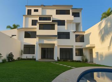 Casa · 600m² · 7 Recámaras · 2 Estacionamientos · Casa en Jardines de Reforma / Teopanzolco