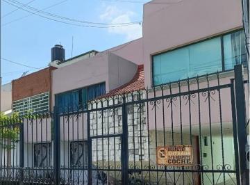 Casa · 170m² · 3 Recámaras · 2 Estacionamientos · Casa en Renta en San Buenaventura, Toluca