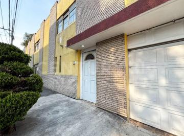 Casa · 528m² · 7 Recámaras · 4 Estacionamientos · Casa en Venta con Uso de Suelo Colonia Bellavista