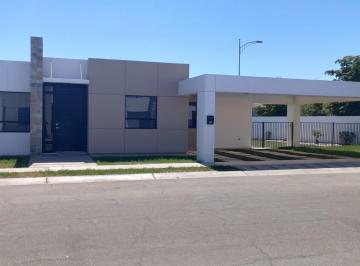 Casa · 200m² · 3 Recámaras · 2 Estacionamientos · En Venta Casa en Duara Residencial - (4)