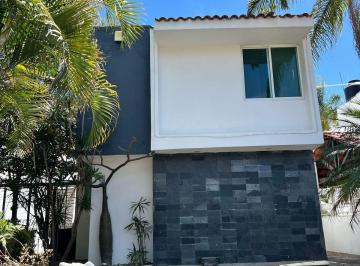Casa en condominio de 3 habitaciones, Tlajomulco de Zúñiga · Casa con Alberca en Venta Banus Residencial. $3,100,000