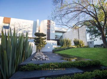 Casa · 1085m² · 3 Recámaras · 6 Estacionamientos · Casa en Venta en Las Lomas Club de Golf