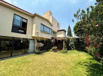 Casa · 405m² · 4 Recámaras · Nuevo Precio de Oportunidad en Entorno Seguro en Lomas de La Herradura