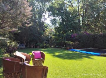 Casa en condominio · 250m² · 4 Recámaras · 2 Estacionamientos · Casa en Renta Compartida con Alberca en Valle de Bravo
