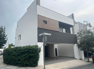 Casa de 4 habitaciones, García · Casa en Renta en Monterrey