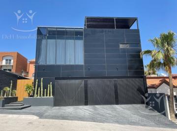 Casa · 540m² · 4 Recámaras · 6 Estacionamientos · Casa en Venta