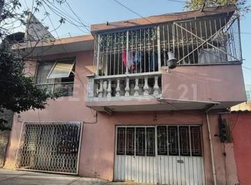 Casa · 312m² · 7 Recámaras · 3 Estacionamientos · Casa en Venta, Col. Santiago Atzacoalco, G. A. m, Cdmx