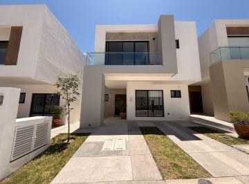 Casa · 205m² · 3 Recámaras · 2 Estacionamientos · Casa - Residencial El Refugio