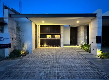 Casa de 3 habitaciones, León · Casa en Venta de Una Planta en Loma Alta