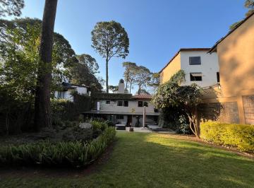 Casa de 4 habitaciones, Valle de Bravo · Casa en Venta en Avandaro