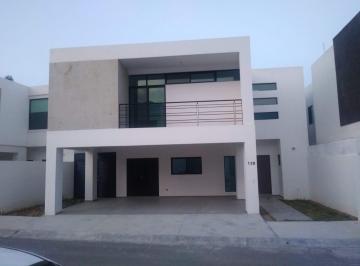 Casa de 4 habitaciones, Monterrey · Casa en Renta Los Nogales