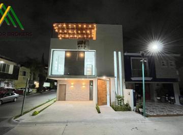 Casa en condominio de 3 habitaciones, Zapopan · Casa en Esquina en Venta Coto Asturias, Real de Valdepeñas, Zapopan