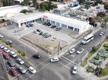 Local comercial · 60m² · 20 Estacionamientos · Local en Culiacán en Esquina con Estacionamiento