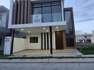 Casa de 3 habitaciones, León · Casa en Venta en Residencial Tabachines, 3 Recámaras y Cochera Techada