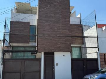 Casa · 395m² · 4 Recámaras · 2 Estacionamientos · Casa en Venta en Reforma Iztaccihuatl
