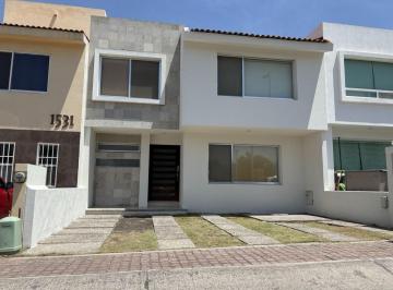 Casa · 3 Recámaras · 2 Estacionamientos · Casa - Residencial El Refugio