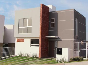 Casa de 3 habitaciones, Zapopan · Desarrollo Colinas de San Isidro: Departamentos y Residencias en Zapopan