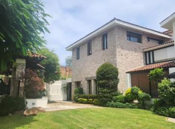 Casa · 550m² · 4 Recámaras · 5 Estacionamientos · Hermosa Casa Tipo Toscana en Lomas de Santa Anita, Tlajomulco de Zuñiga