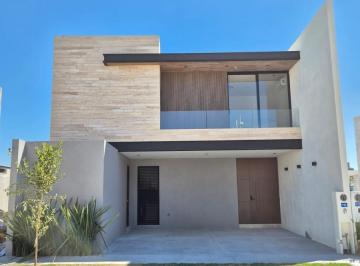 Casa · 241m² · 4 Recámaras · Casa en Venta en San Angel 5