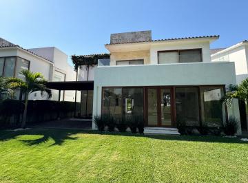 Villa de 4 habitaciones, Emiliano Zapata · Villa en Venta en Paraíso Country Club!