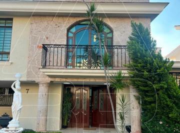 Casa en condominio de 5 habitaciones, Guadalajara · Residencia Impecable en Renta en Coto Chapalita