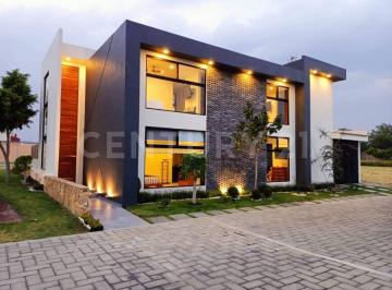 Casa · 426m² · 5 Recámaras · 2 Estacionamientos · Residencia en Venta - Finca Las Memorias Residencial